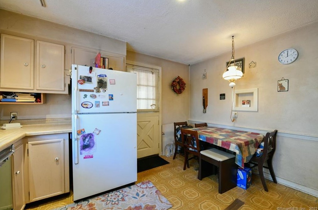 12 Pratt St, Rocky Hill CT  06067-2613 exterior