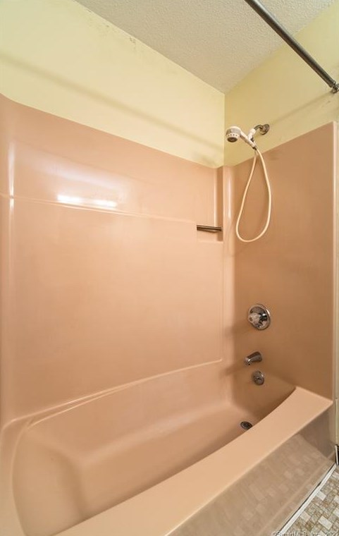 21 Susan Ln, Meriden CT 06450-6848 exterior