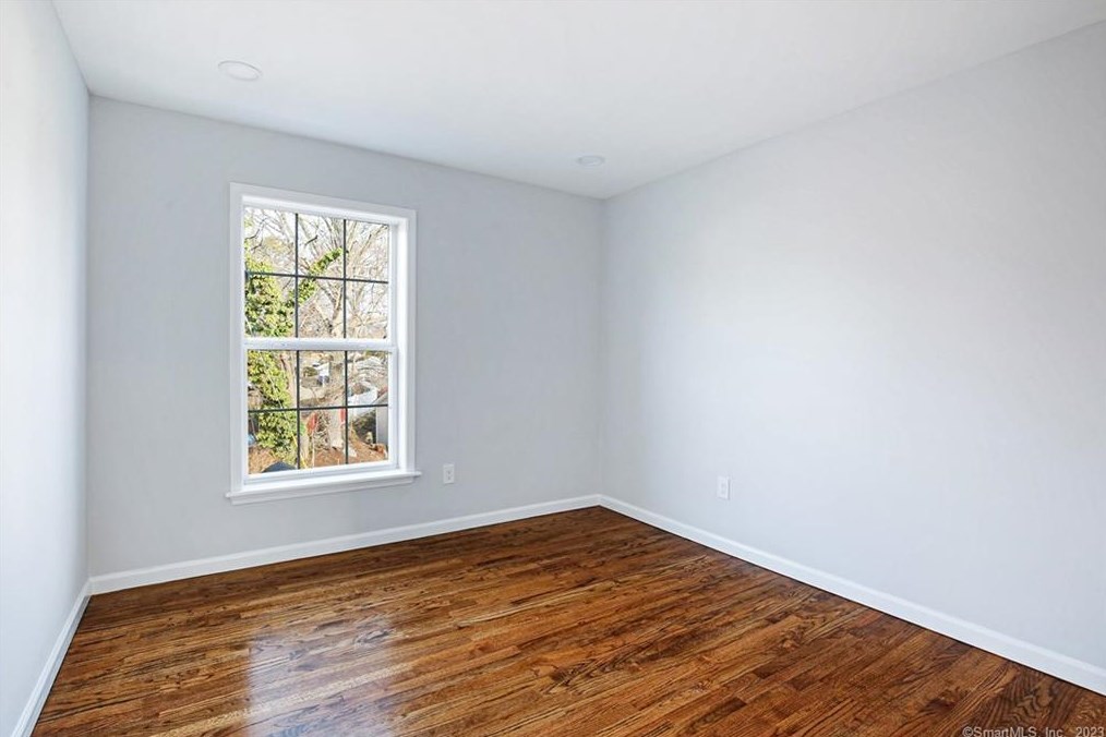 144 Bullard St, Fairfield CT  06825-3717 exterior