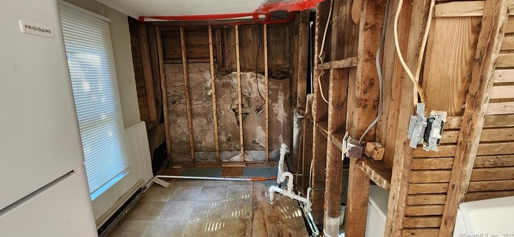 4 Maiden Ln, Vernon CT 06066-3707 exterior