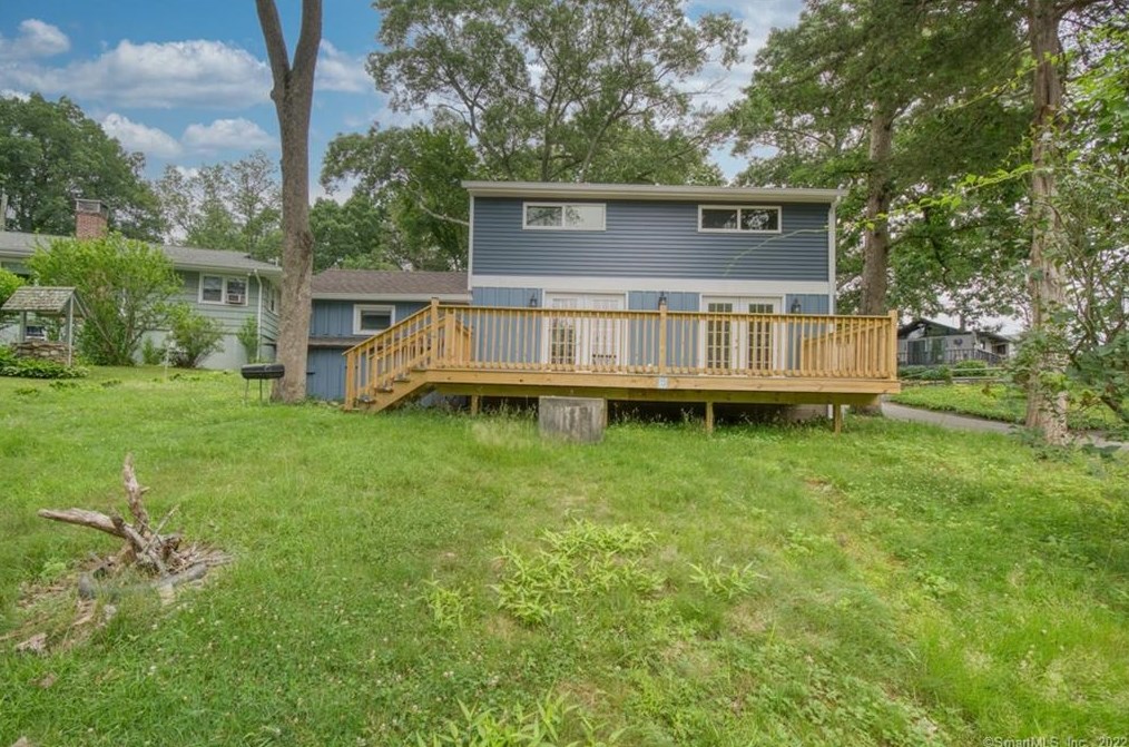 43 Lake Dr, Chesterfield CT  06370-1042 exterior