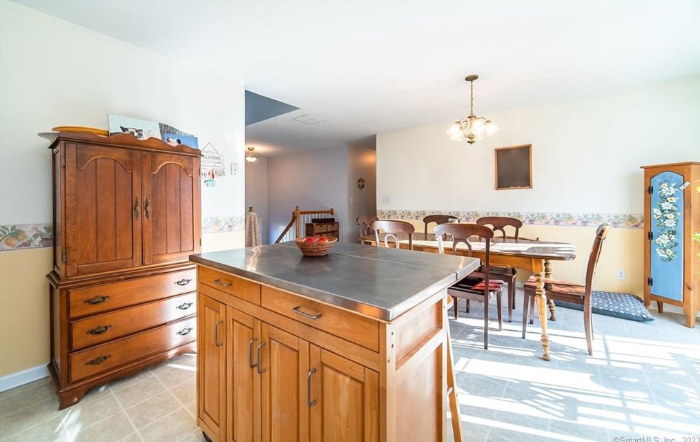 422 Jones Rd, Union City CT  06770-1533 exterior