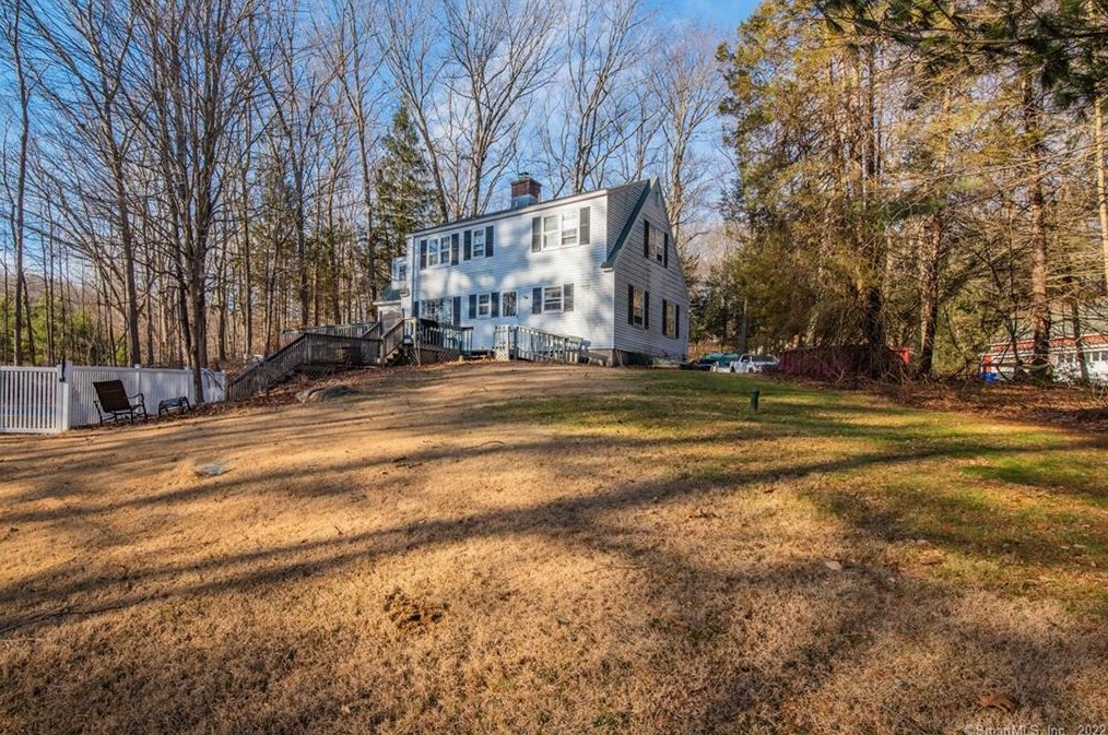 25 Butternut Ln, Watertown CT  06795-1424 exterior