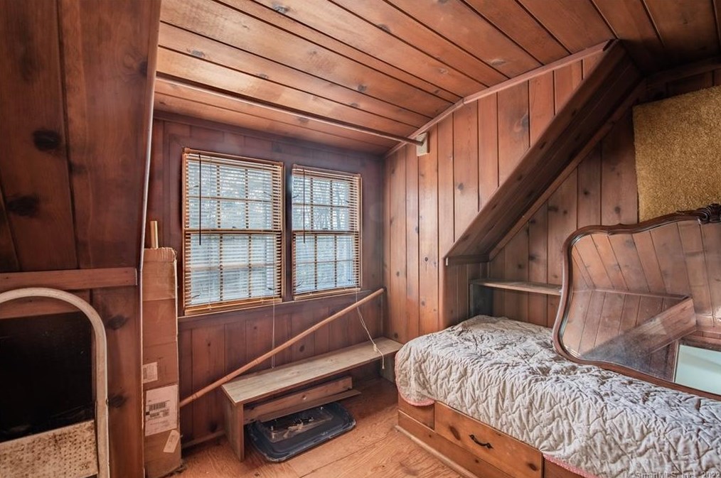 25 Butternut Ln, Watertown CT  06795-1424 exterior