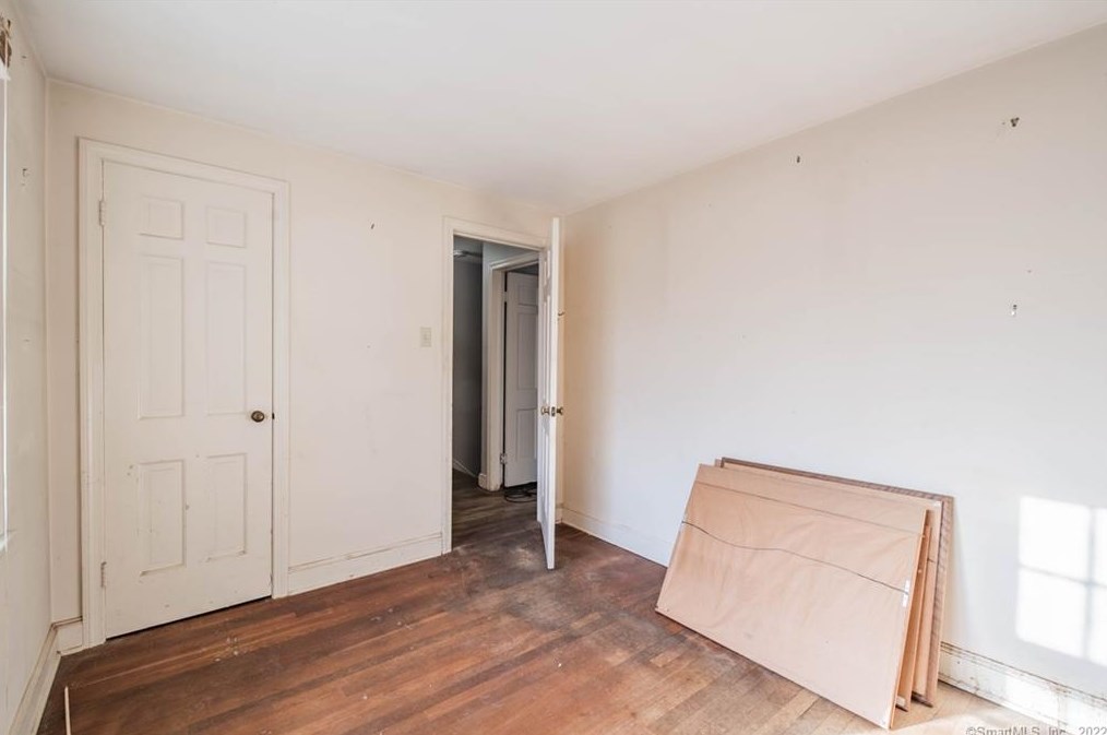 25 Butternut Ln, Watertown CT  06795-1424 exterior