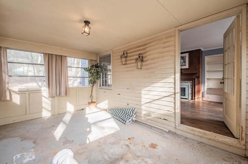 25 Butternut Ln, Watertown CT  06795-1424 exterior