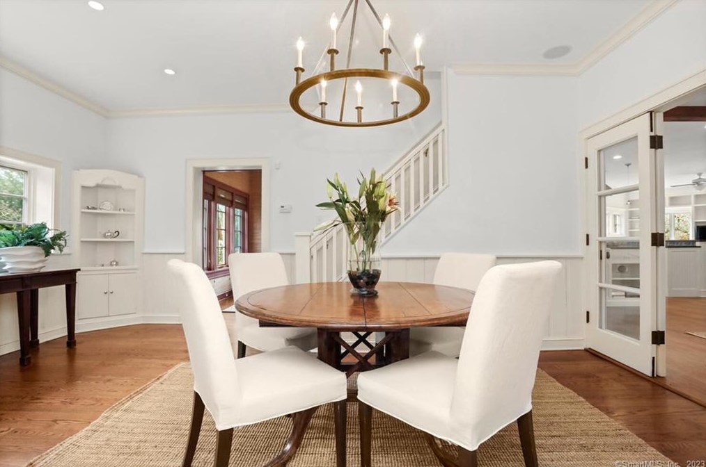 57 Nearwater Ln, Tokeneke CT  06820-5628 exterior