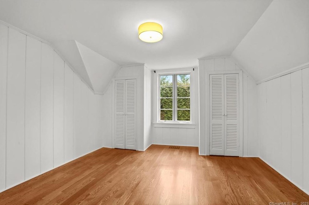 57 Nearwater Ln, Tokeneke CT  06820-5628 exterior