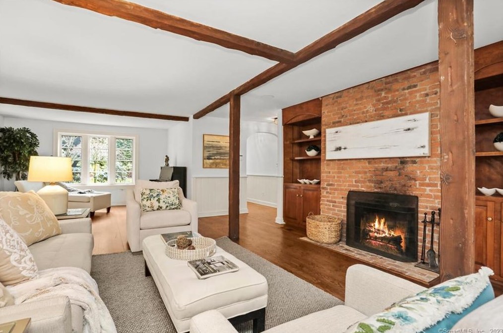 57 Nearwater Ln, Tokeneke CT  06820-5628 exterior