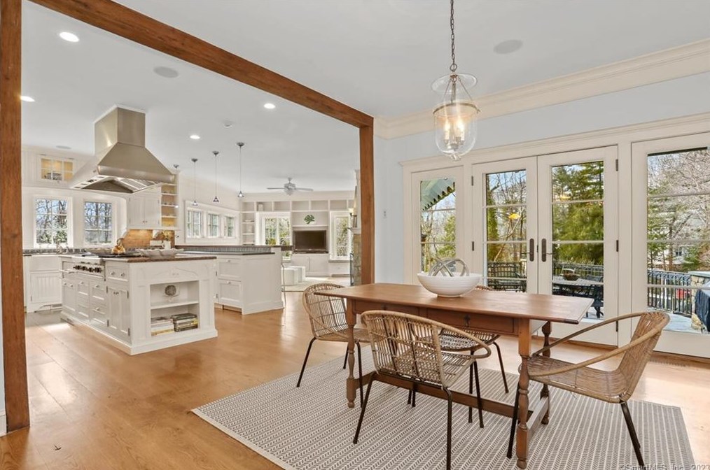 57 Nearwater Ln, Tokeneke CT  06820-5628 exterior