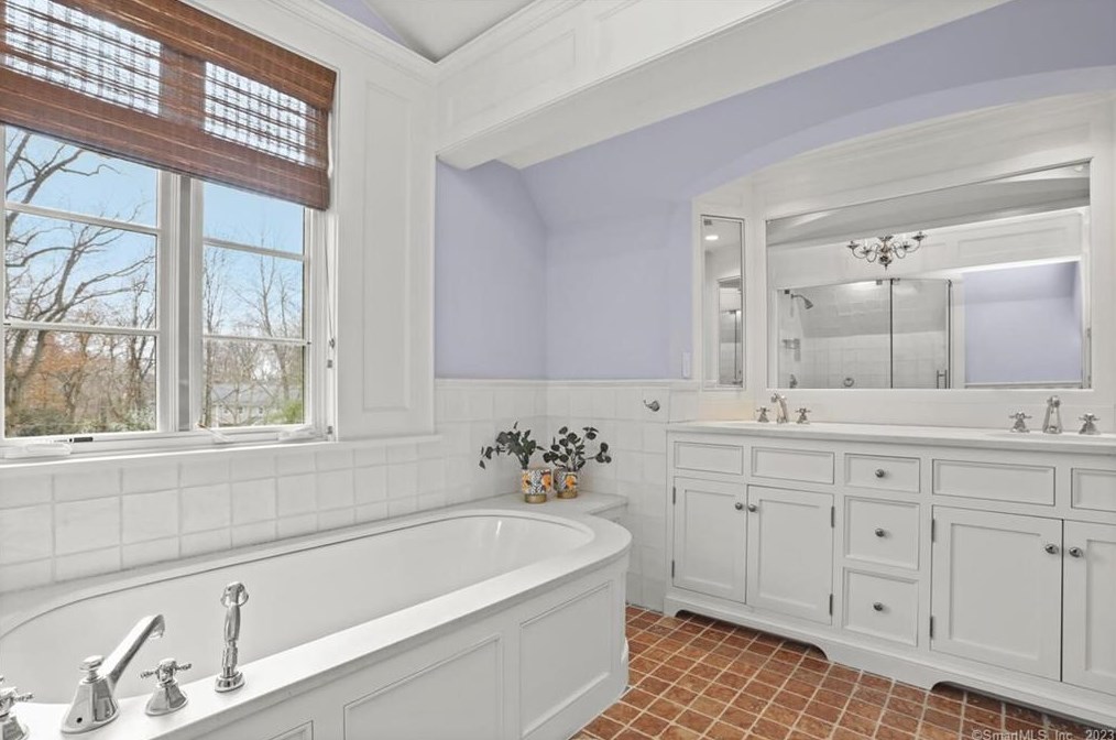 57 Nearwater Ln, Tokeneke CT  06820-5628 exterior