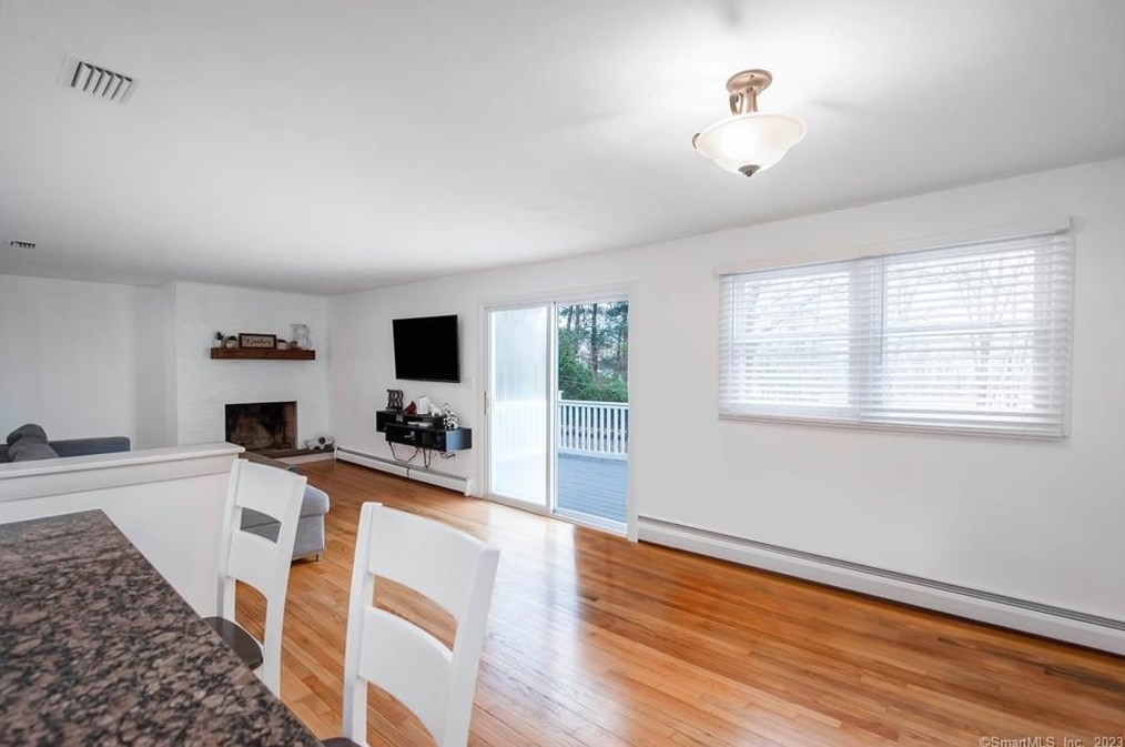 9 Janet Ln, Vernon CT  06066-3533 exterior