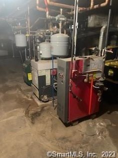 104 Grandview Ter, Hartford CT 06114-1727 exterior