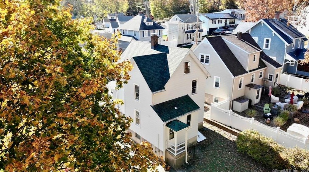 19 Florence Ave, New Haven CT  06516-7946 exterior