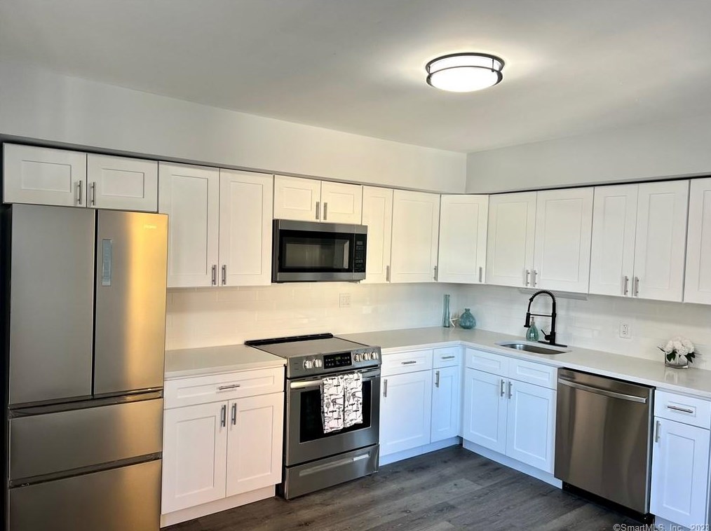 19 Florence Ave, New Haven CT  06516-7946 exterior