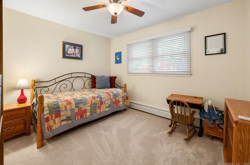 5 Alden Dr, Clinton CT  06413-1501 exterior