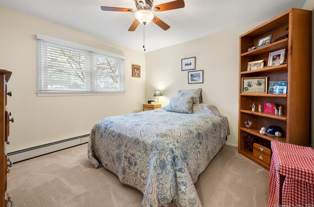 5 Alden Dr, Clinton CT  06413-1501 exterior