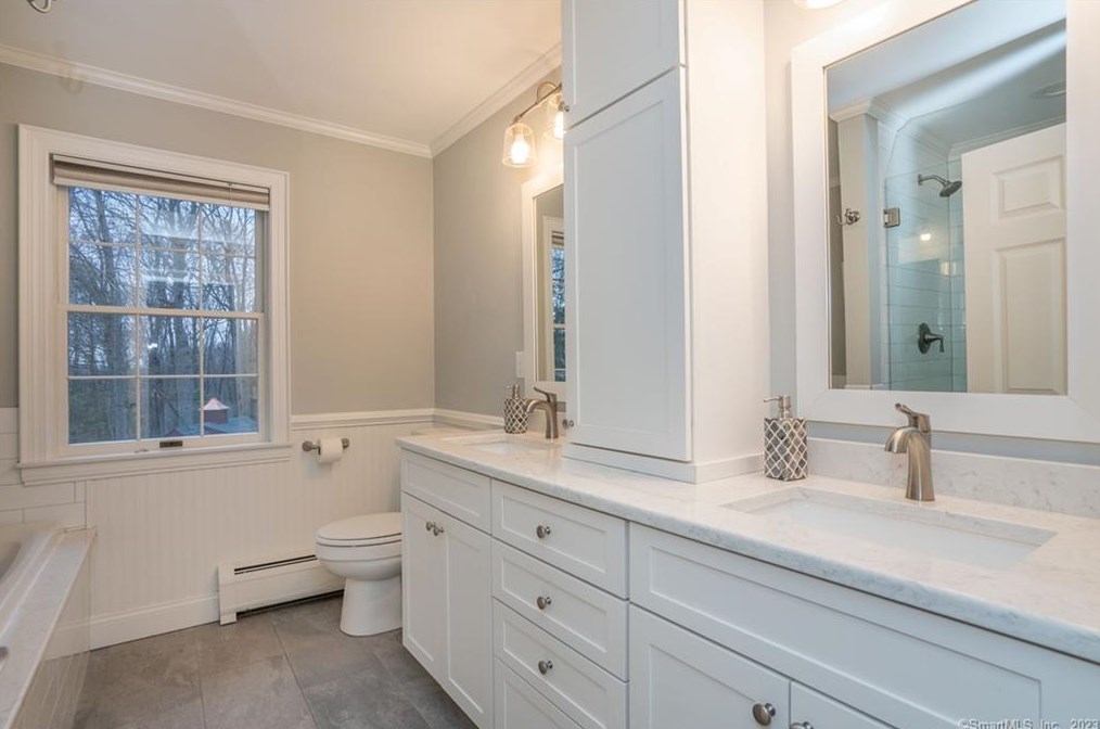 34 Taine Mountain Rd, Unionville CT  06013-1912 exterior