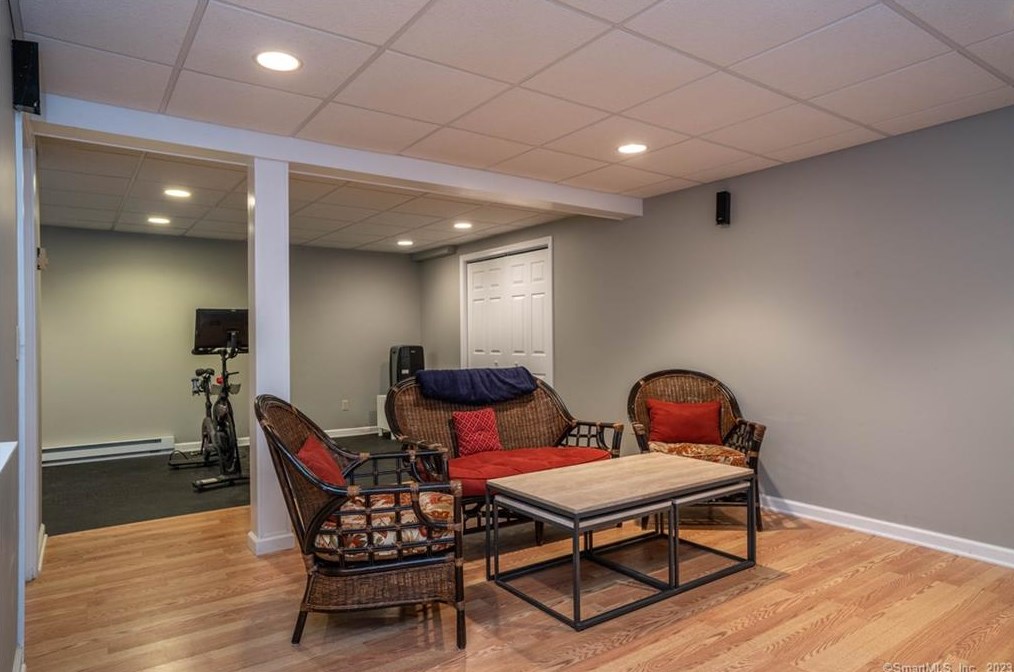 34 Taine Mountain Rd, Unionville CT  06013-1912 exterior