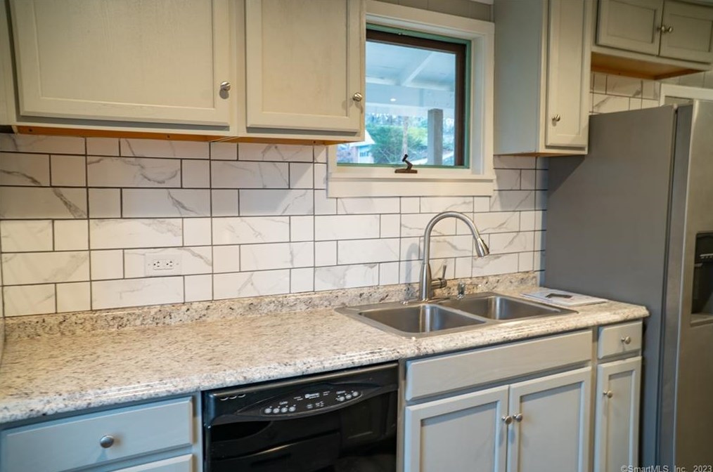 39 Orchard St, Winsted CT  06098-1919 exterior