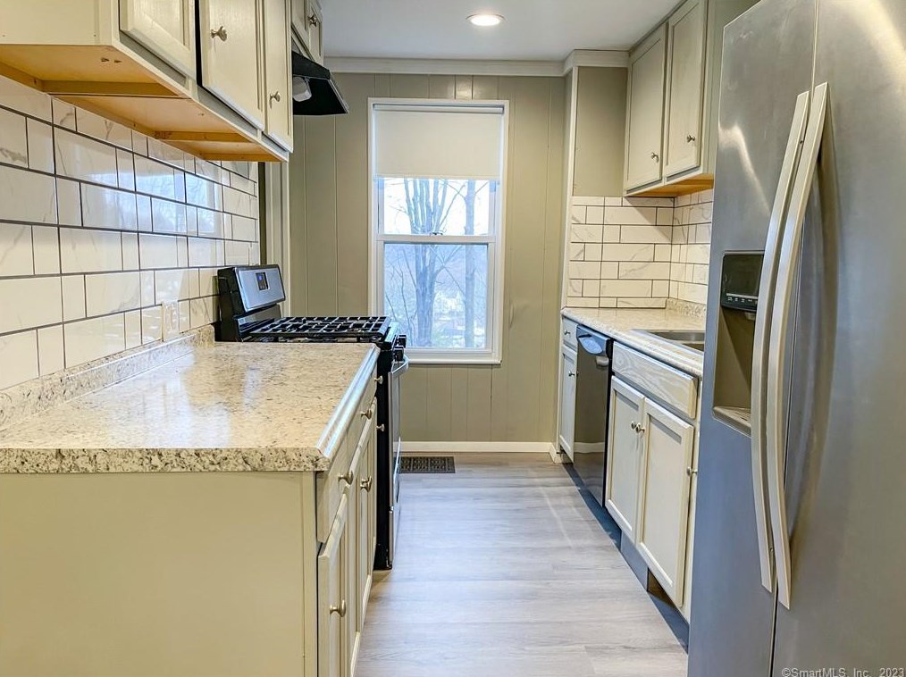 39 Orchard St, Winsted CT  06098-1919 exterior