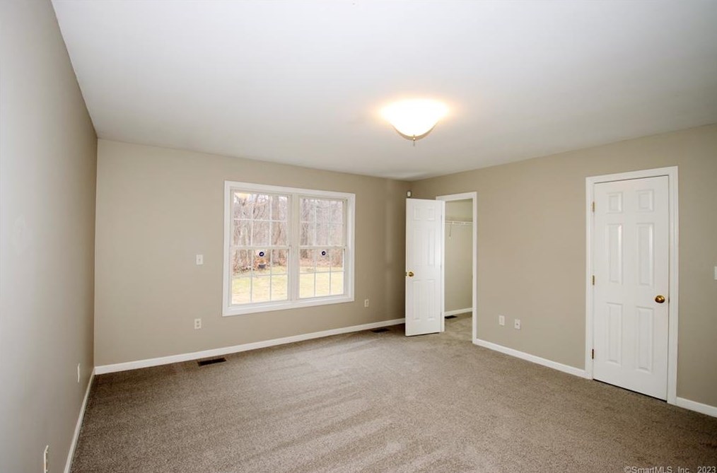 31 Meadow Brook Pl, Union City CT  06770-4789 exterior