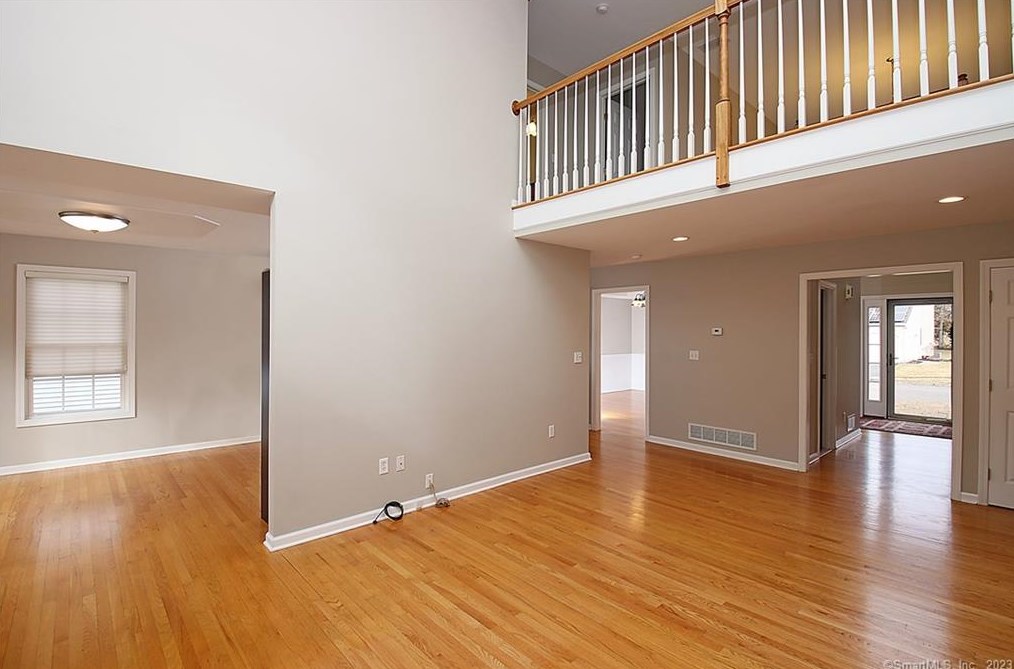 31 Meadow Brook Pl, Union City CT  06770-4789 exterior