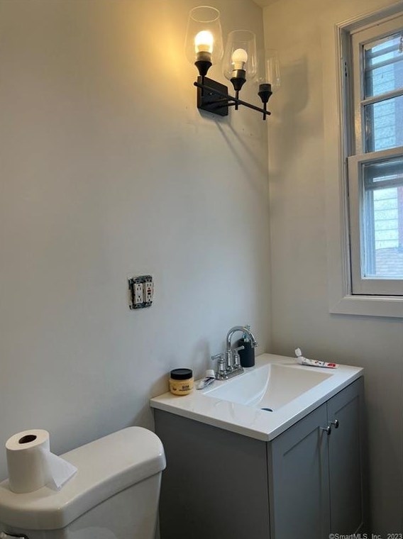 54 Eastview St, Hartford CT  06114-2312 exterior