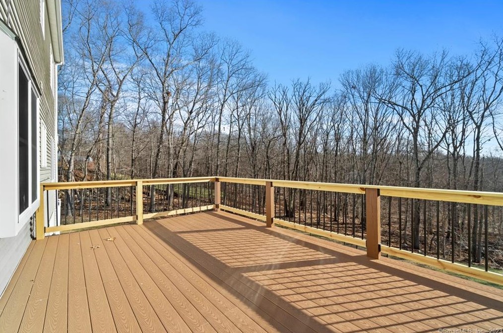211 Devonshire Ln, Madison CT  06443-8131 exterior