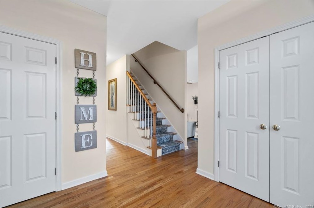 211 Devonshire Ln, Madison CT  06443-8131 exterior