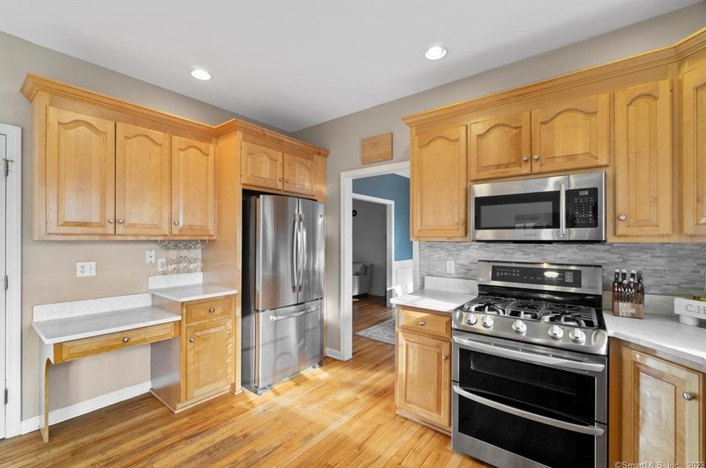 211 Devonshire Ln, Madison CT  06443-8131 exterior