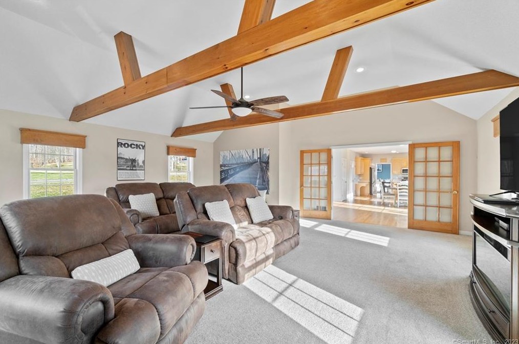 211 Devonshire Ln, Madison CT  06443-8131 exterior