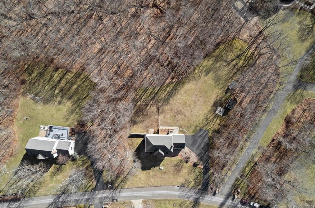211 Devonshire Ln, Madison CT  06443-8131 exterior