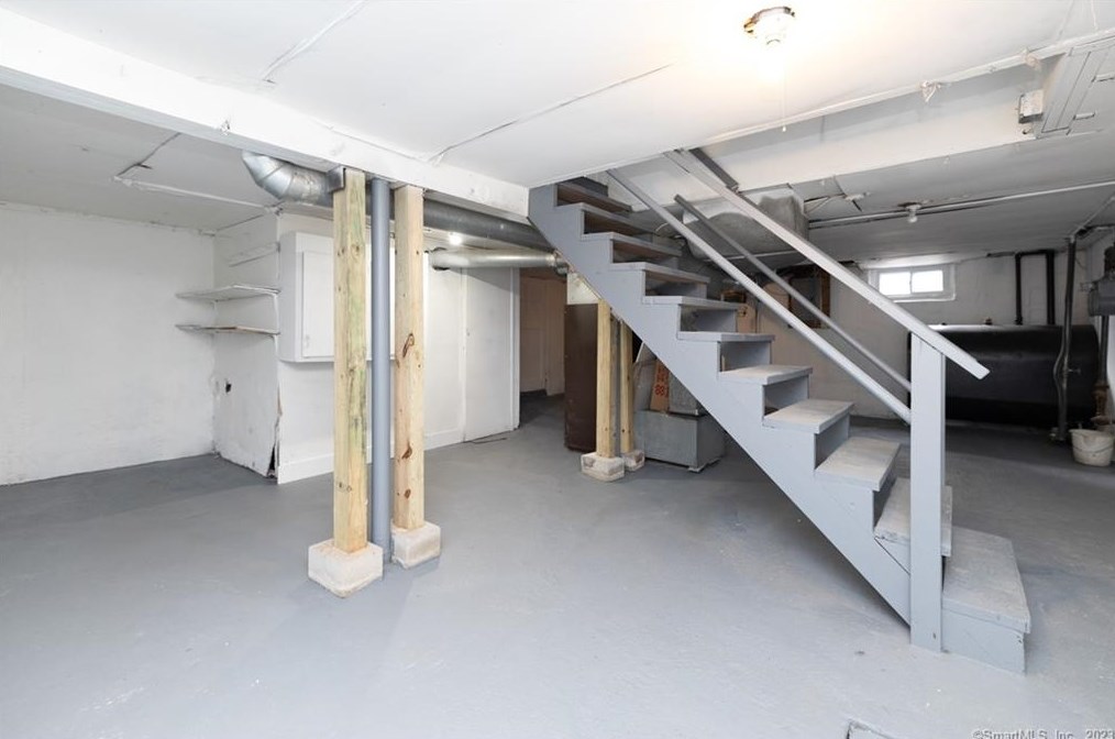 171 Roosevelt St, Hartford CT  06114-3049 exterior