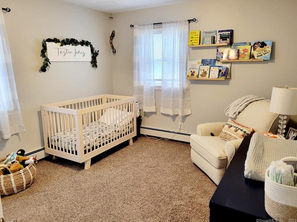 15 Asher Ave, Pawcatuck CT  06379-1709 exterior