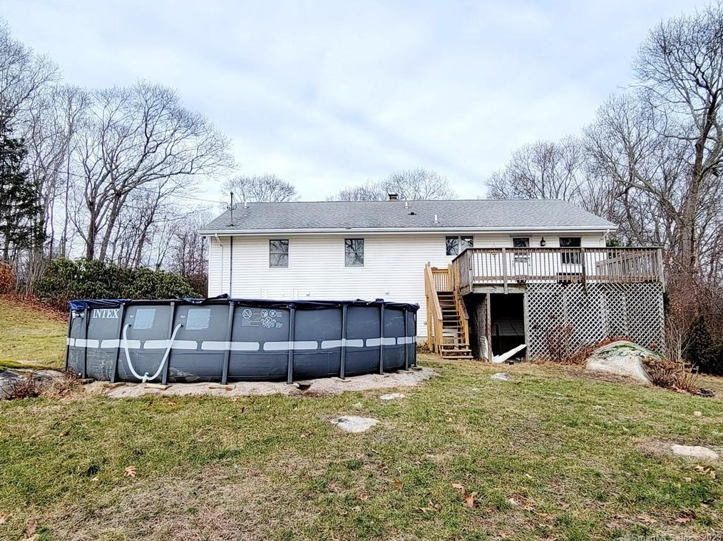 15 Asher Ave, Pawcatuck CT  06379-1709 exterior