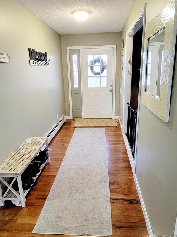 15 Asher Ave, Pawcatuck CT  06379-1709 exterior