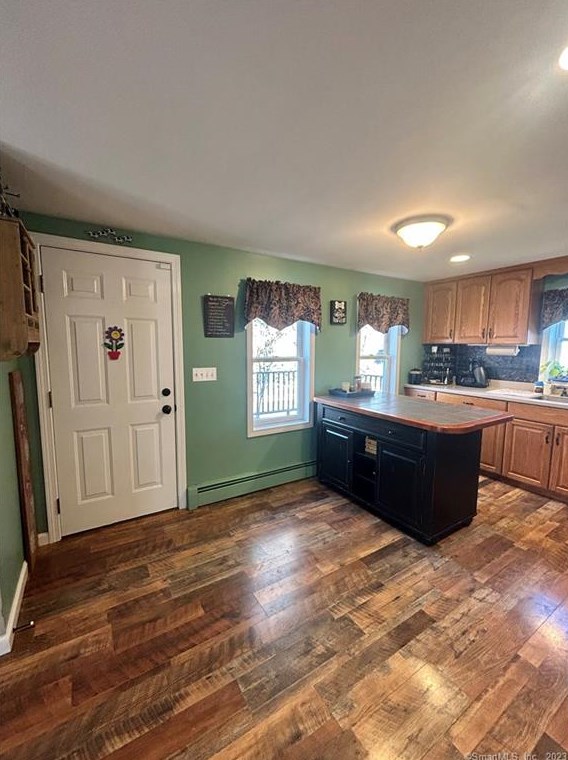 191 Danbury Quarter Rd, Winsted CT 06098-2418 exterior