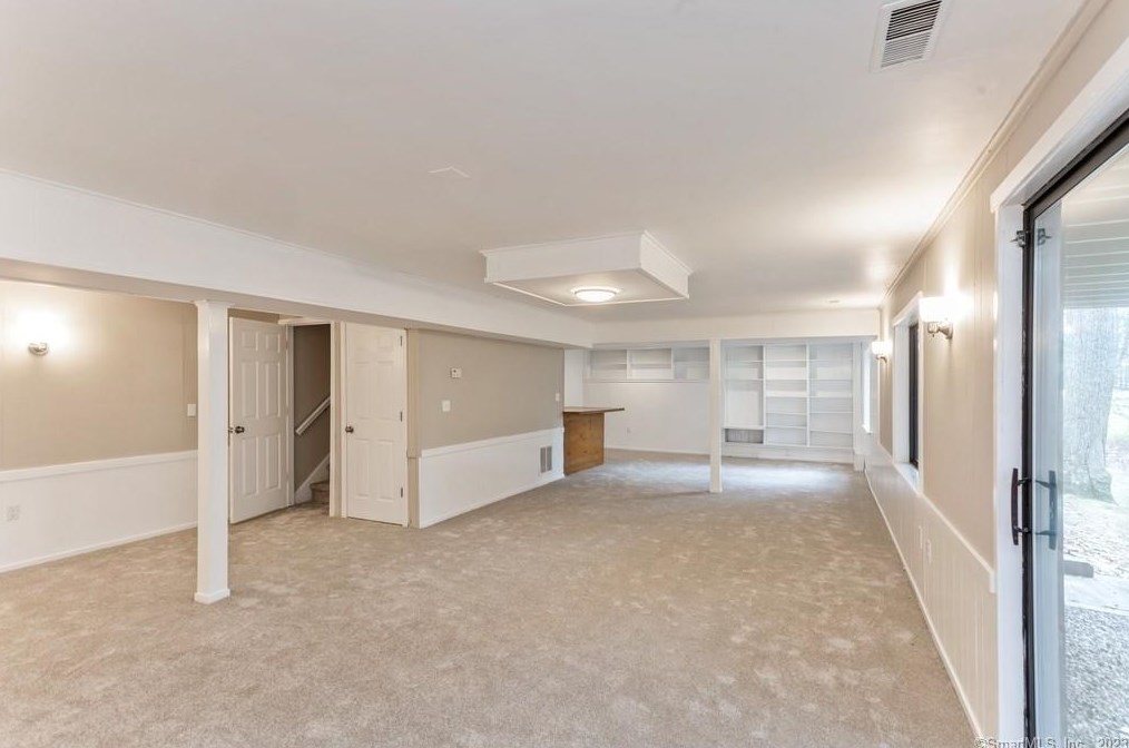 9 Sprucewood Ln, Avon CT  06001-4534 exterior