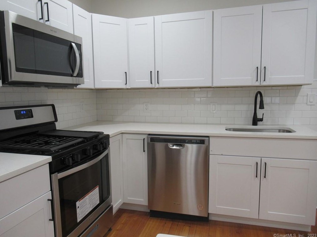 62 Glenwood Ave, Stratford CT  06614-4204 exterior