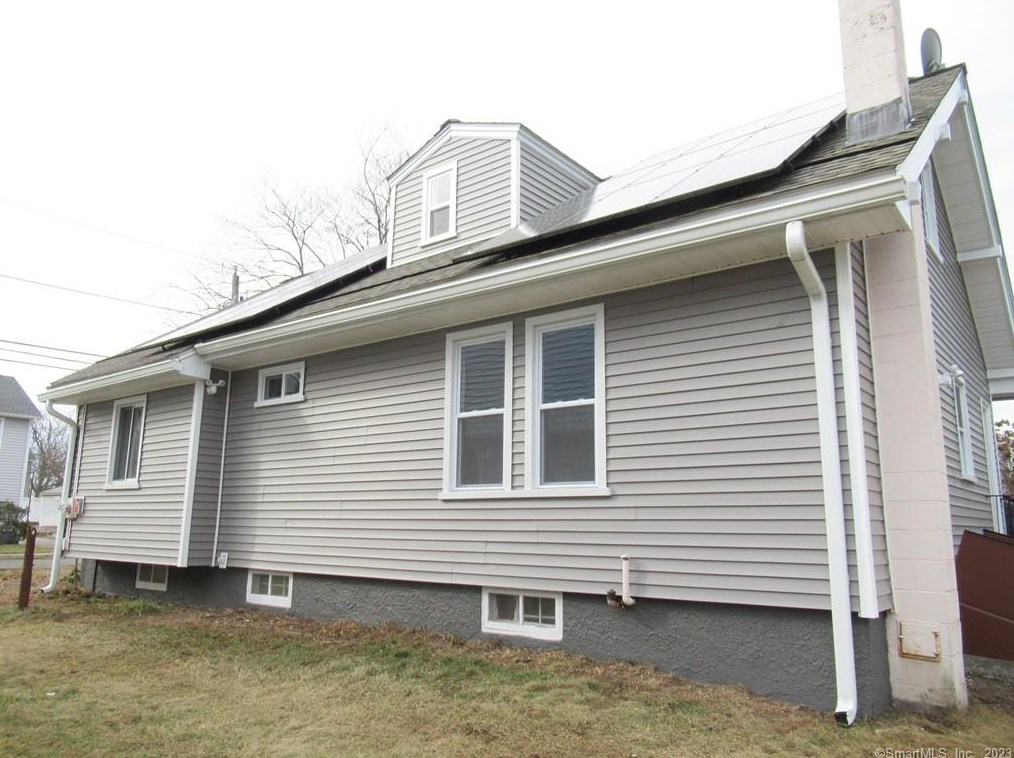 62 Glenwood Ave, Stratford CT  06614-4204 exterior