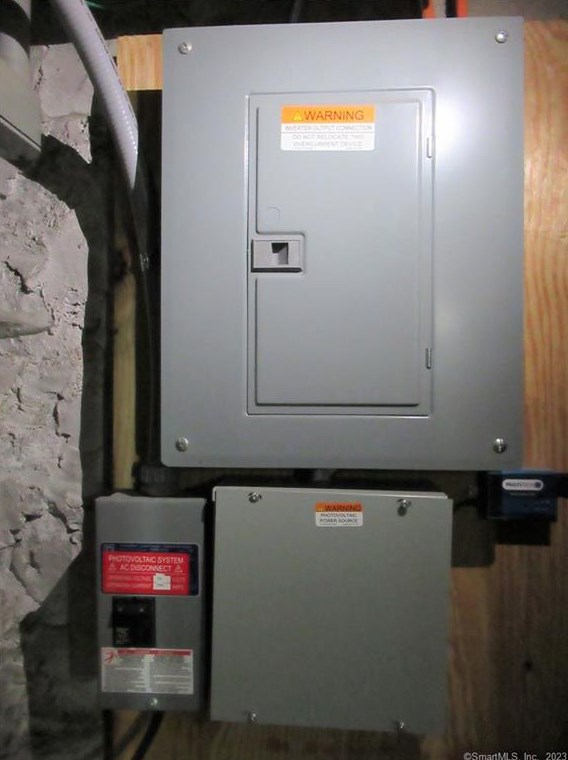 62 Glenwood Ave, Stratford CT  06614-4204 exterior