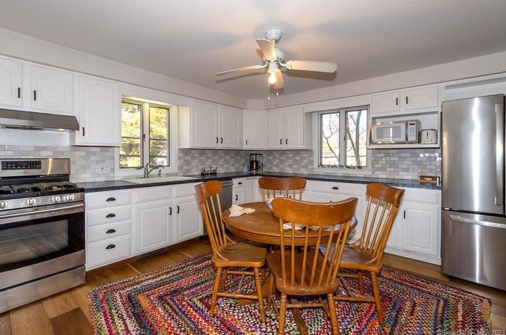 112 Pratt St, Winsted CT  06098-2053 exterior
