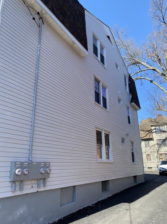 220 Westland St, Hartford CT  06112-2035 exterior
