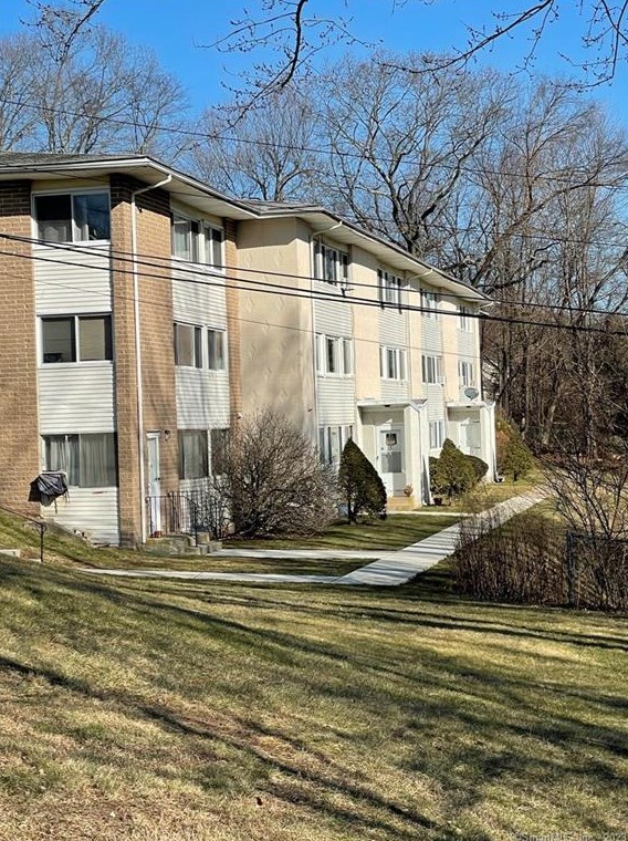 30 Sigwin Cir, Wallingford CT  06492-4865 exterior