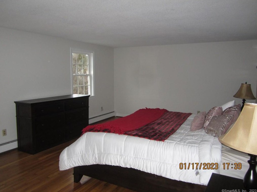 169 Old Farms Rd, Simsbury CT  06092-2122 exterior