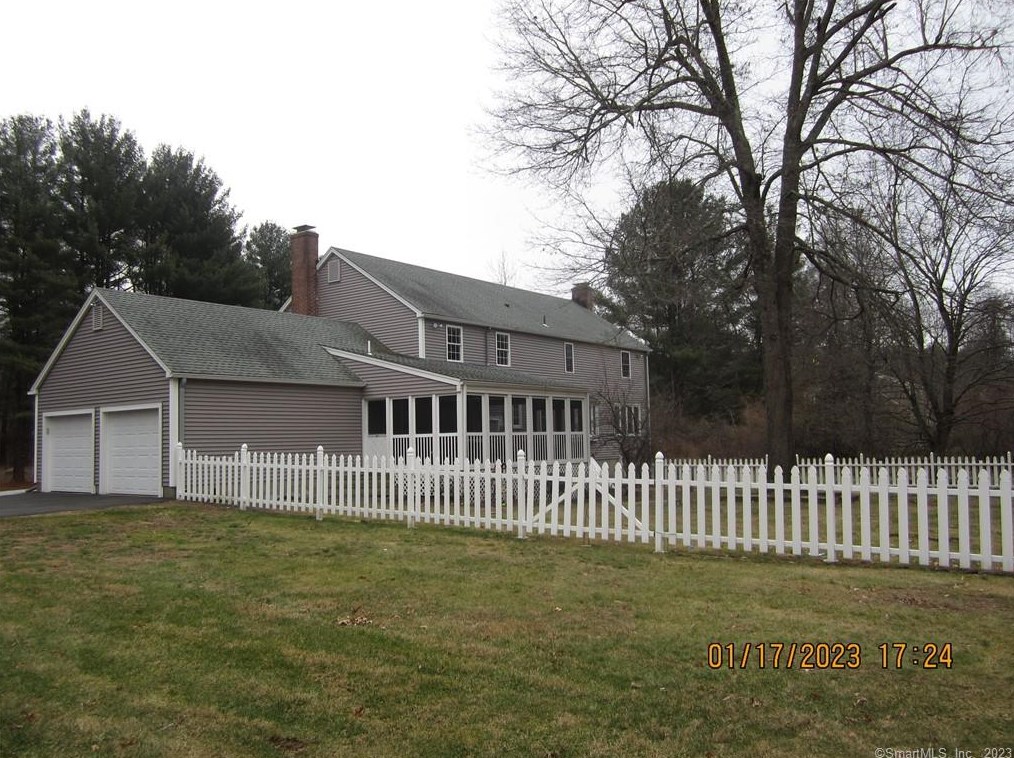 169 Old Farms Rd, Simsbury CT  06092-2122 exterior