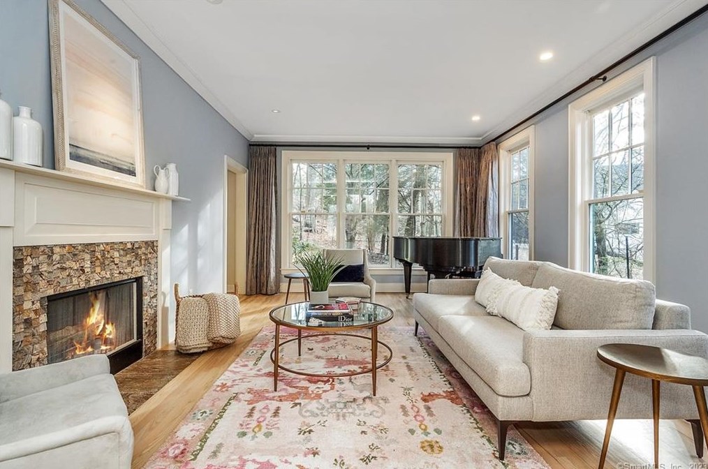 4 Green Acre Ln, Westport CT  06880-5027 exterior