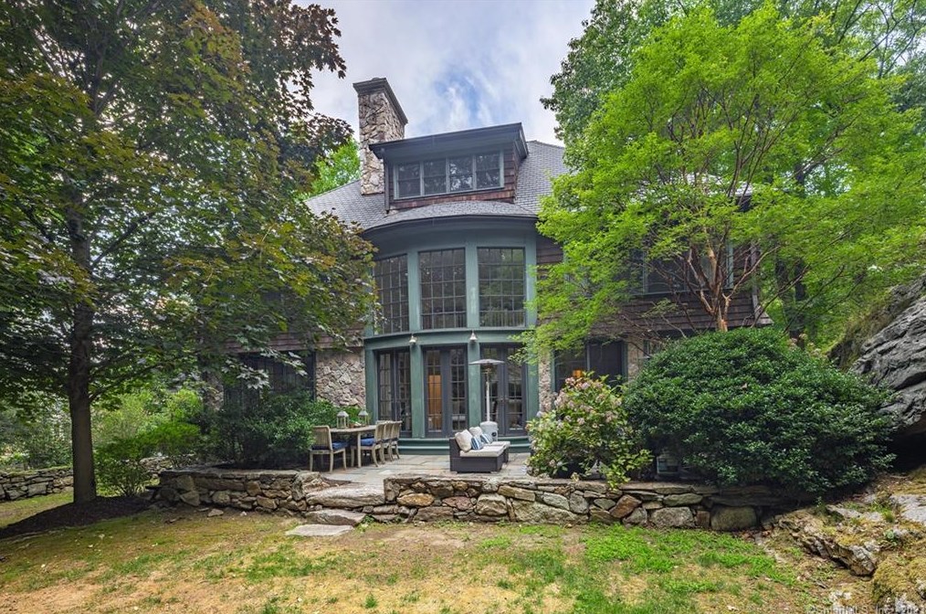 4 Green Acre Ln, Westport CT  06880-5027 exterior