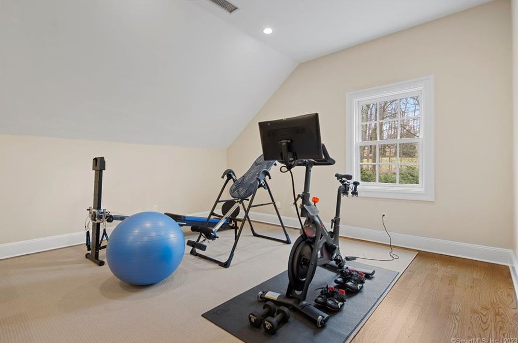 3 Buck Hill Rd, Westport CT  06880-1913 exterior